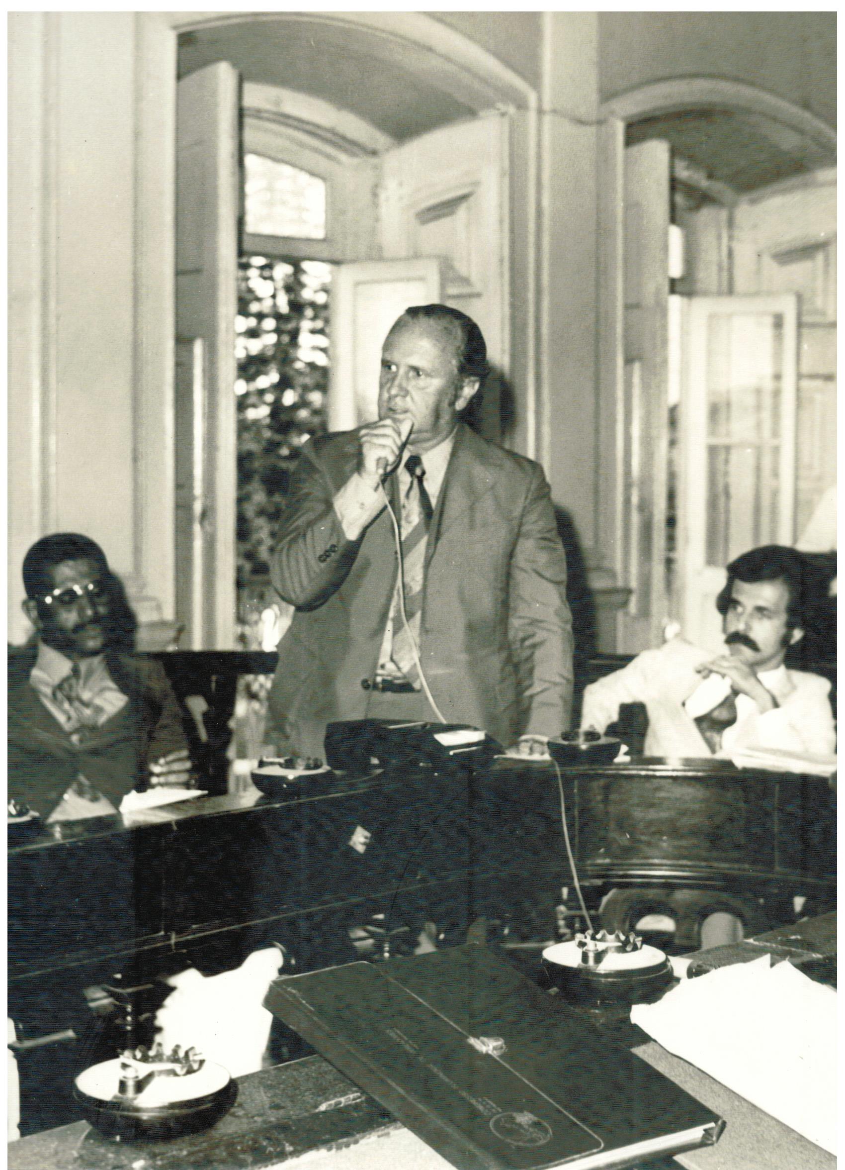 Ver. Carlito Barbosa, Severino Veloso com a Palavra e Hélio Coelho